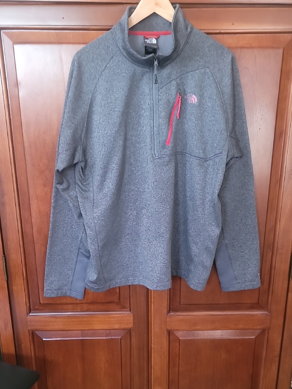 The North Face Heather Gray Pullover with Red Zip Accent SZ XL